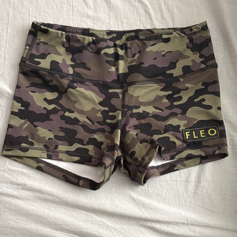 Fleo Women's Camo Athletic Shorts
